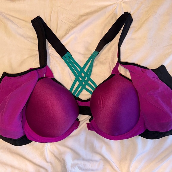 Victoria’s Secret Sports Bra 36C - Picture 2 of 4